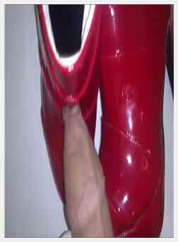 红色长靴